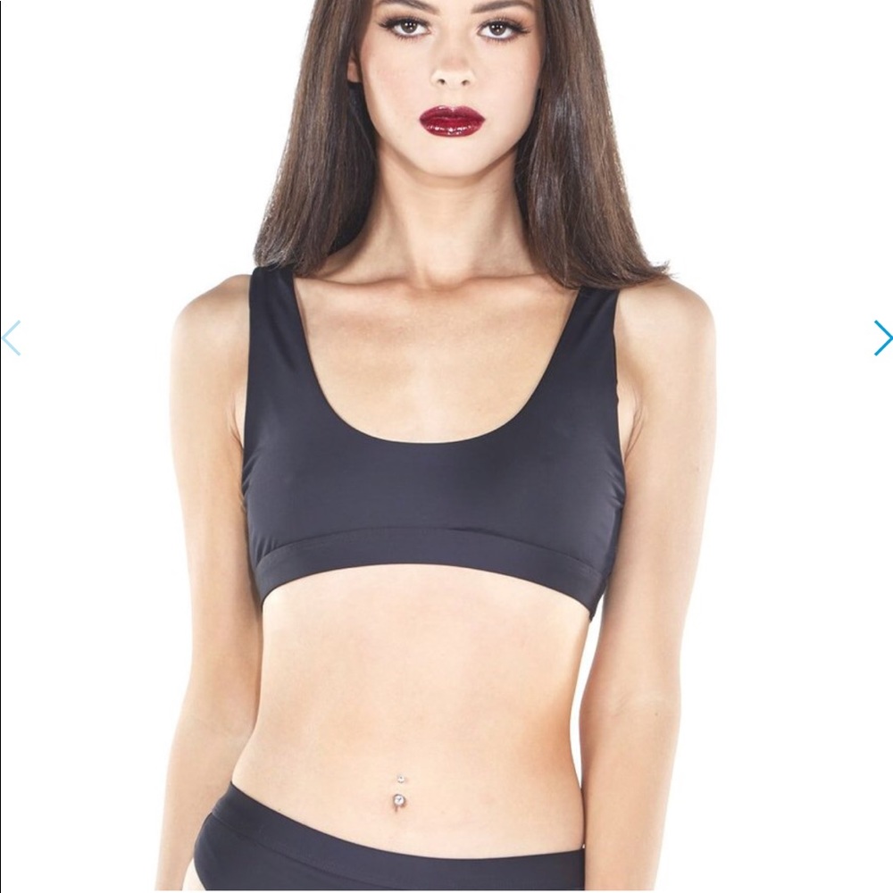 Iheartraves Cali black top